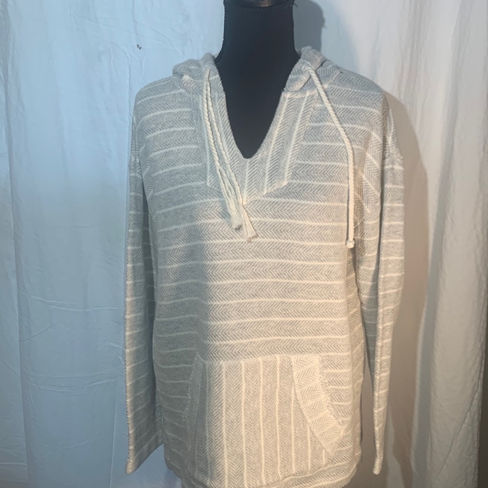 Pull over hoodie size small very soft outdoor granola girl excellent condition
